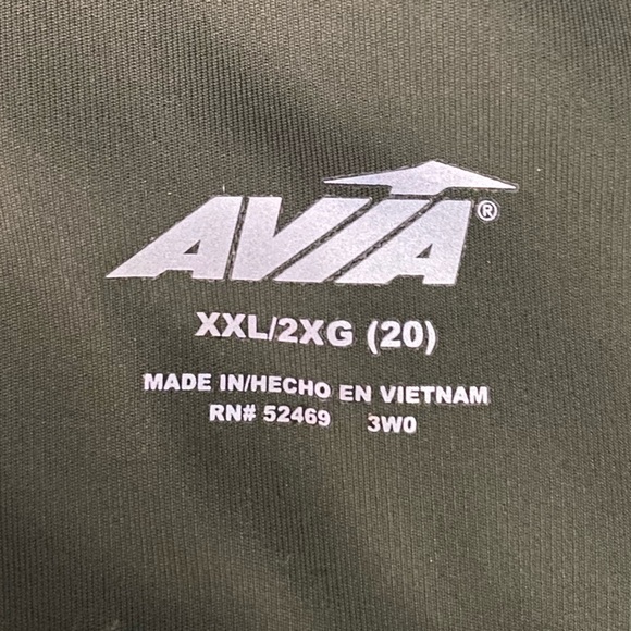 Pocket Capri Leggings - Picture 6 of 6